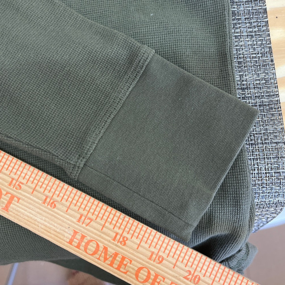 L.L. Bean Mini-Waffle Long-Sleeve Pullover Top Size Medium Crewneck Casual Tee - Picture 8 of 9